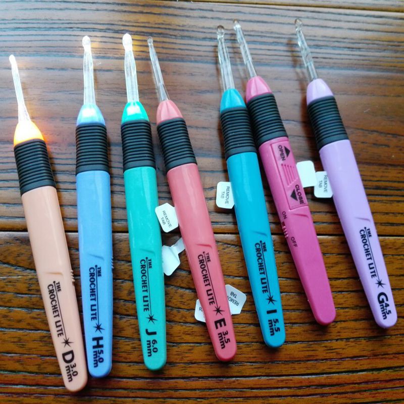 LED Crochet Hooks with Light - Set of 8