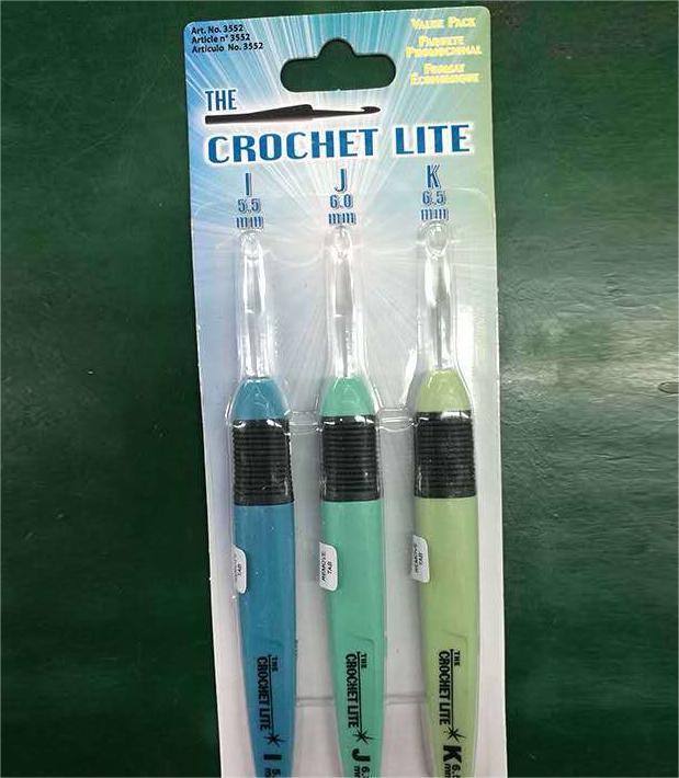 LED Crochet Hooks Set with 8 Tools in Blister Pack
